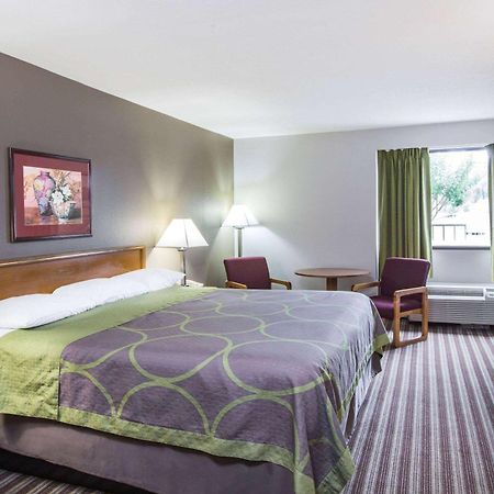 Hotel Super 8 By Wyndham Oxford Exterior foto